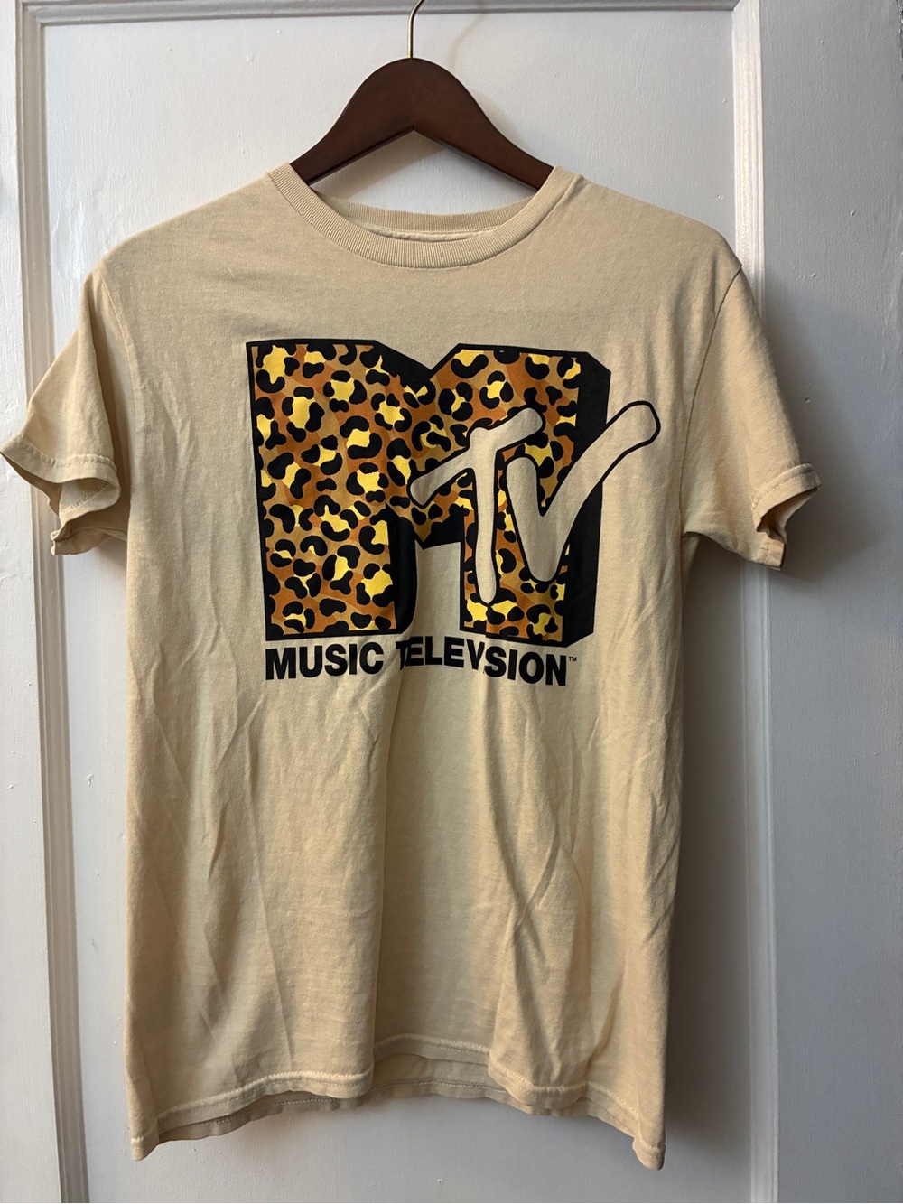 Nordstrom Cream Short-Sleeve Tee with Leopard MTV Logo